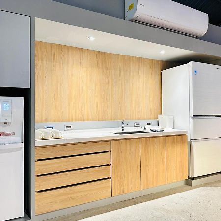 Kw2 Hostel Каосюн Екстериор снимка