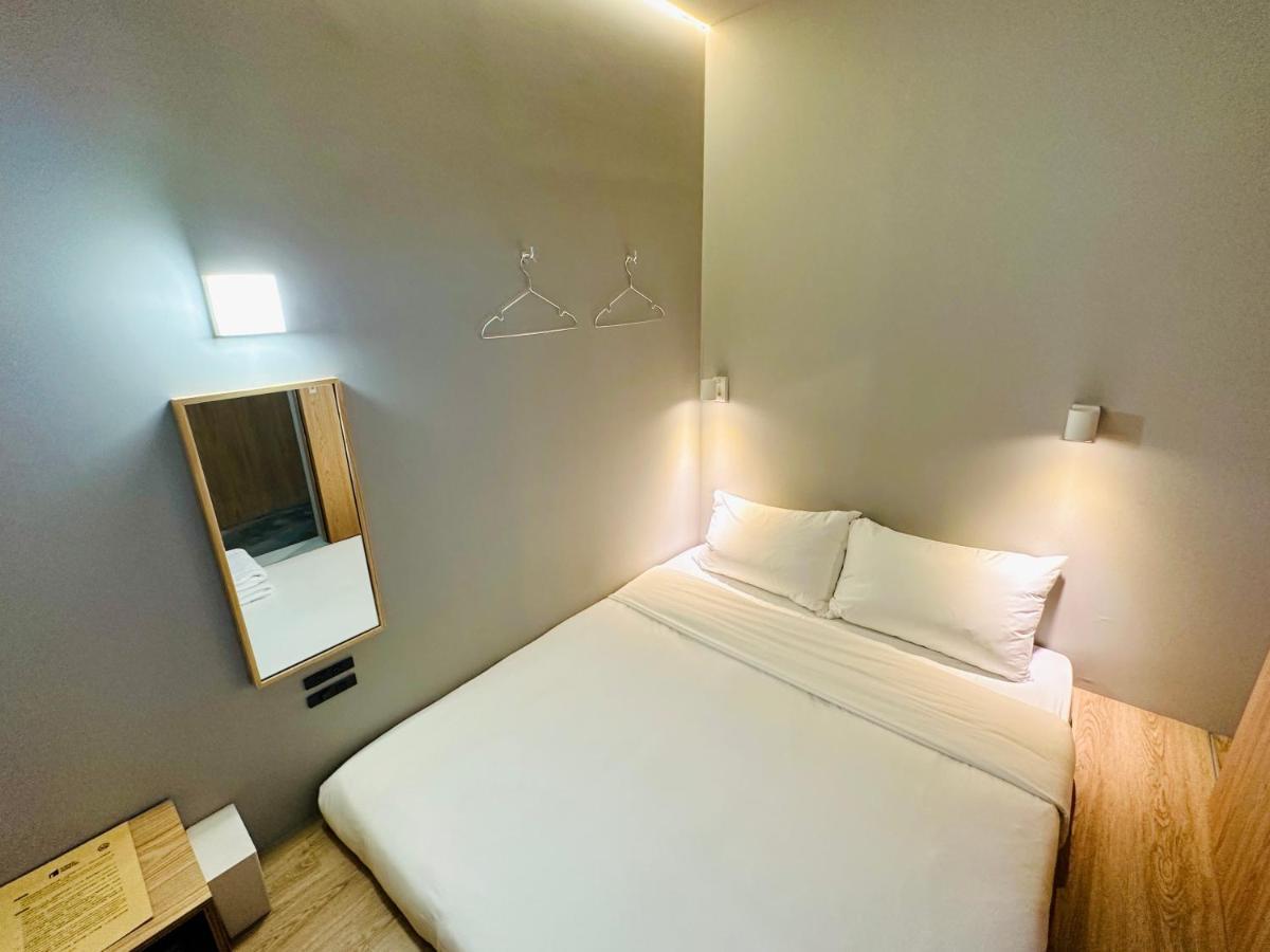 Kw2 Hostel Каосюн Екстериор снимка