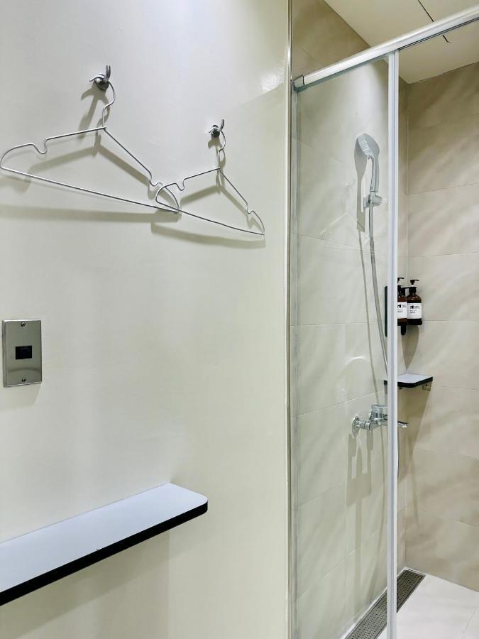 Kw2 Hostel Каосюн Екстериор снимка