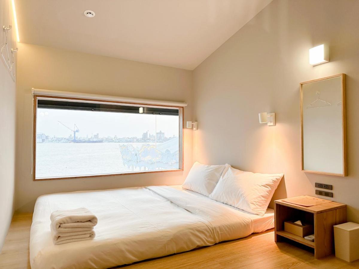 Kw2 Hostel Каосюн Екстериор снимка