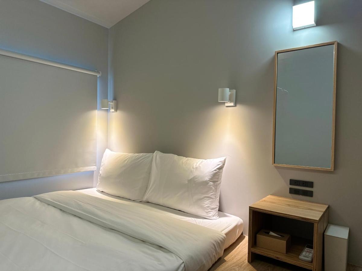 Kw2 Hostel Каосюн Екстериор снимка