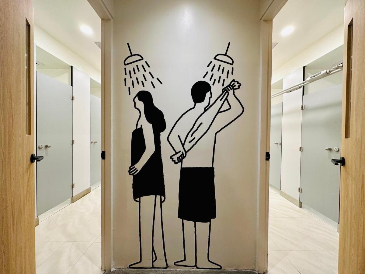 Kw2 Hostel Каосюн Екстериор снимка