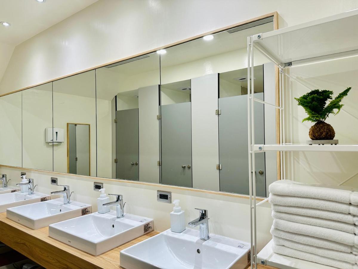 Kw2 Hostel Каосюн Екстериор снимка