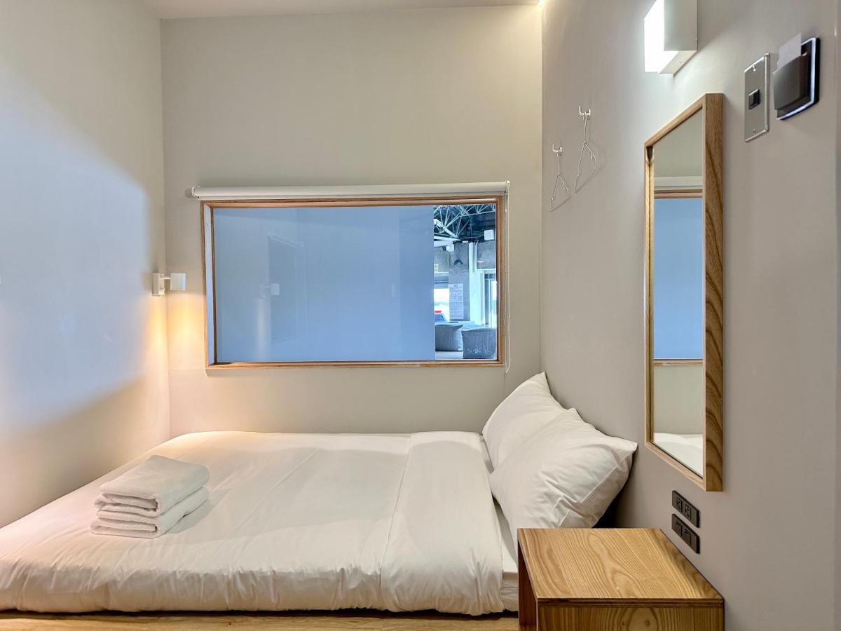 Kw2 Hostel Каосюн Екстериор снимка