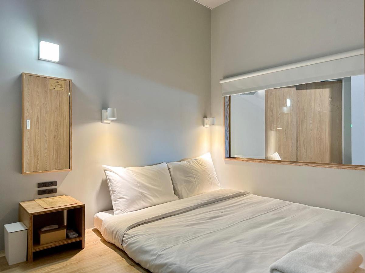 Kw2 Hostel Каосюн Екстериор снимка